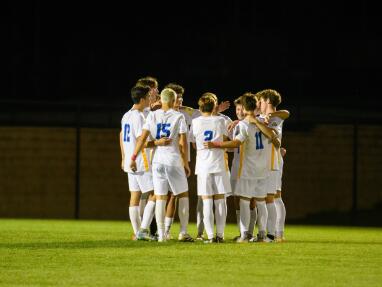2025.09.23 CMH Varsity Boys @ Oak Creek